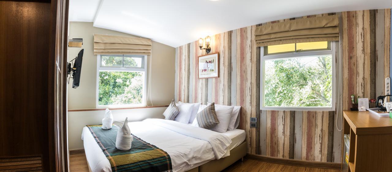 Tawan Bed Club Hostel Csiangmaj Kültér fotó