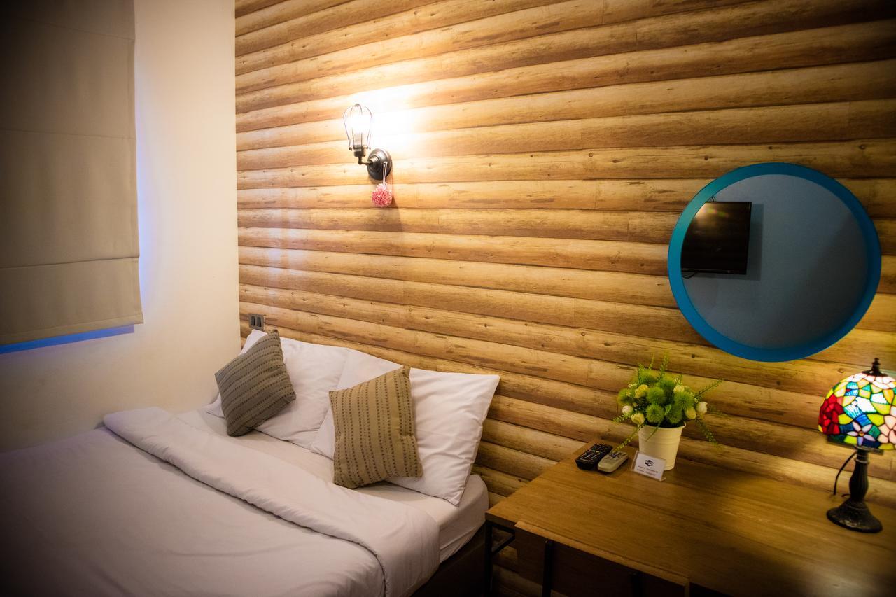 Tawan Bed Club Hostel Csiangmaj Kültér fotó