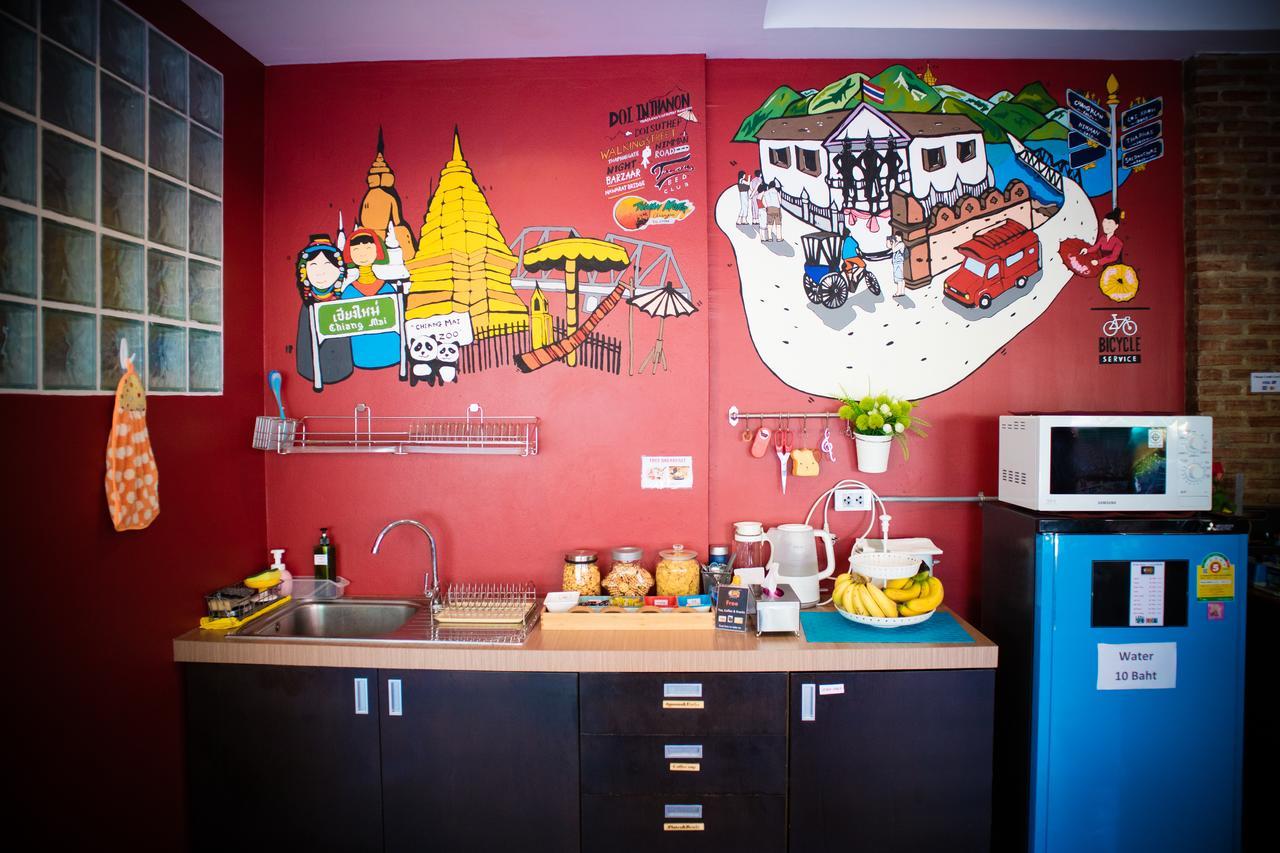 Tawan Bed Club Hostel Csiangmaj Kültér fotó